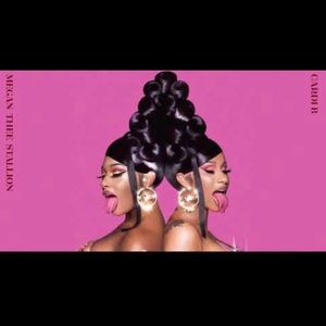 Meet your Posher, Ava